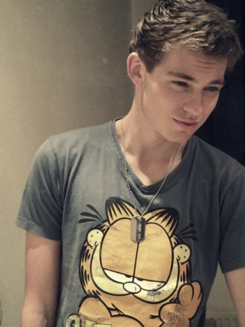tumblr m1axlyLdi91r4pzwko1 500