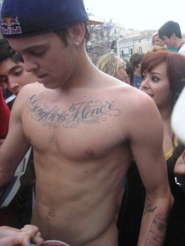 shirtless_sheckler