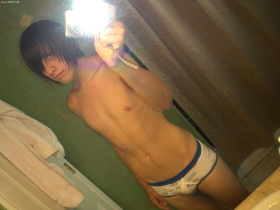 cute sexy young gorgeous beautiful buff hung boys