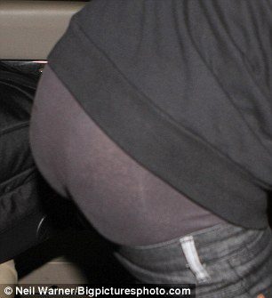 article 2133942 12BA54F2000005DC 946 306x335