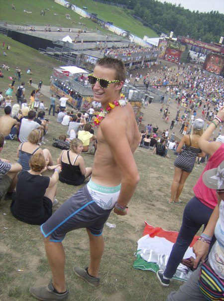 Sagger @ Laundry Day