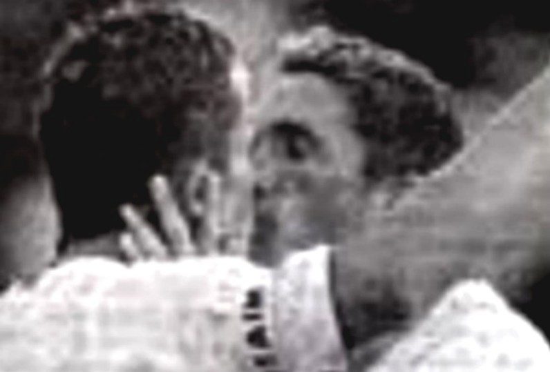 Holding face