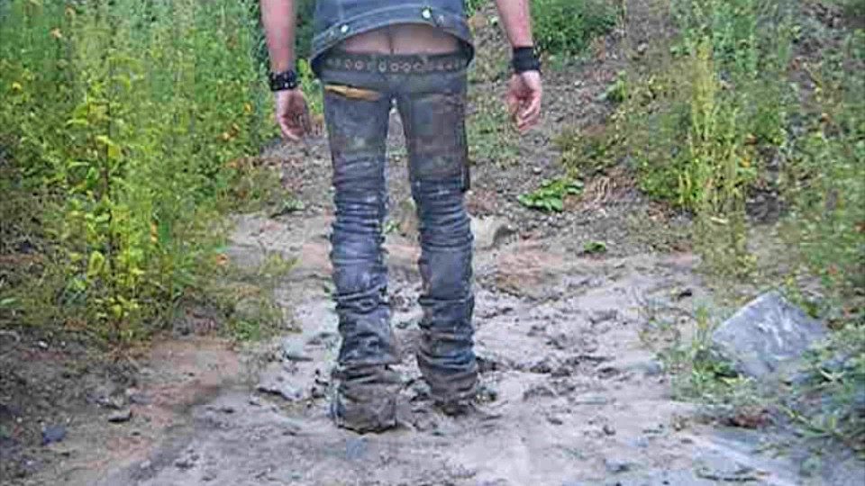 Freeballing in Leather Levis