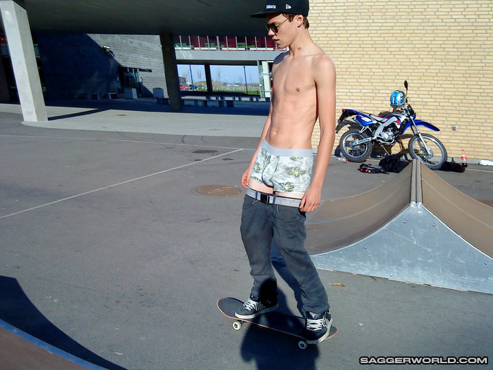 Hot Skater Dudes