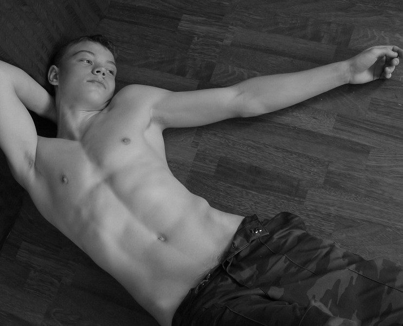 Pose-09441