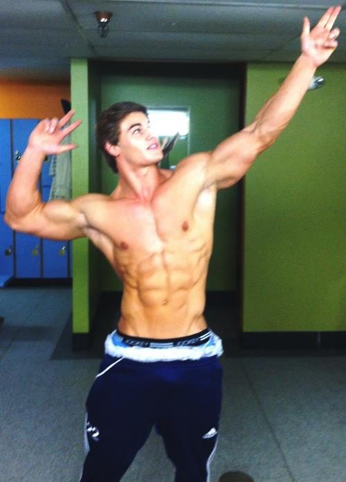tumblr mbg83hSGvF1r7pv12o1 500