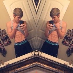 tumblr n8gorrvi8C1qhws1to1 250