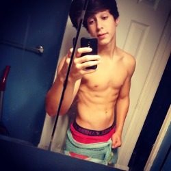 tumblr n37tr7trIB1rkqy72o1 250