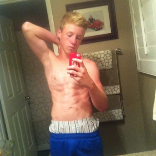 tumblr_ng8qso99gN1tl7xhvo1_500.jpg