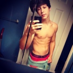 tumblr n37tr7trIB1rkqy72o1 250