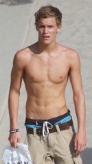 tumblr mdmj32qeAz1r59vffo1 500