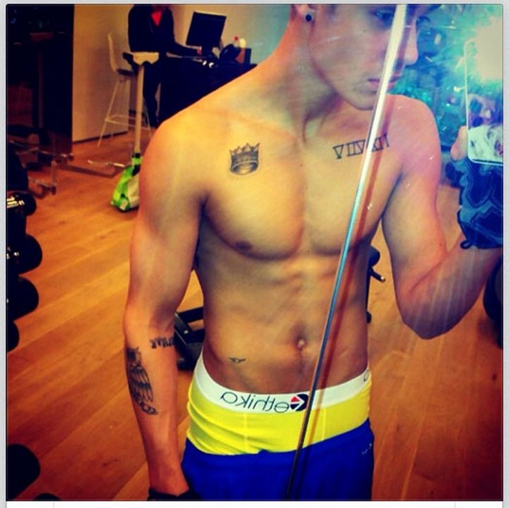 Justin Bieber Twitter gym pic 2