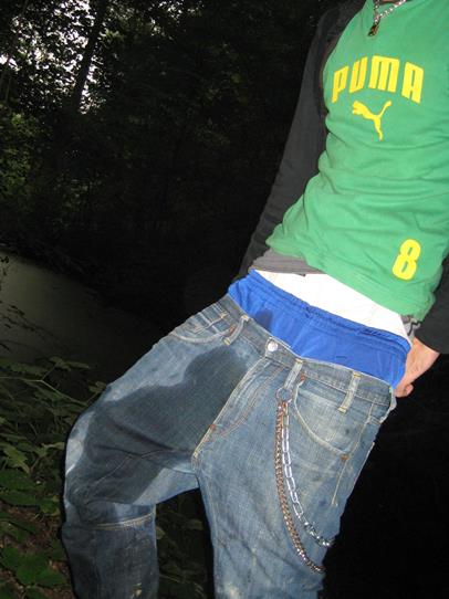 Guys Pissing - Off Topic Discussions - SaggerWorld.com