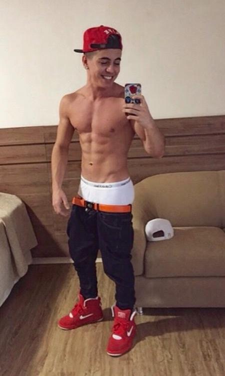 Hot Sagger Boys