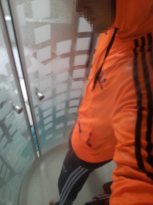 Shower in full Adidas