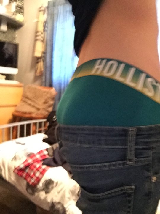 Hollister 2