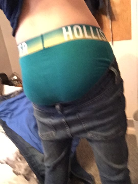 Hollister 4