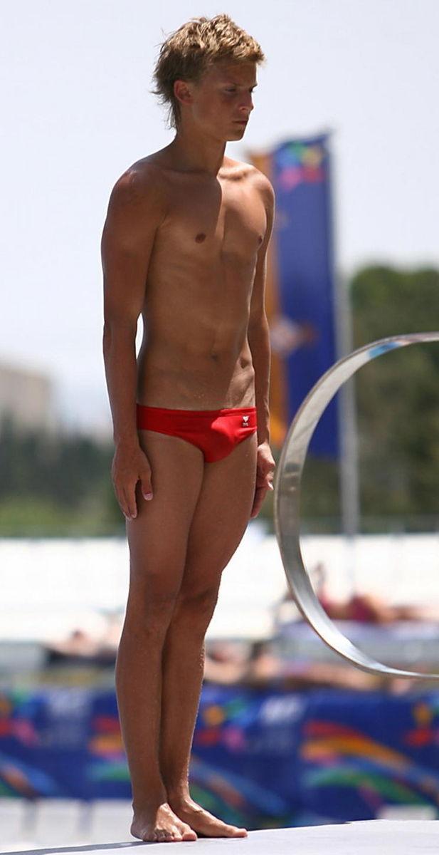 teen-boy-bikini-pics-bar-thailande-nude
