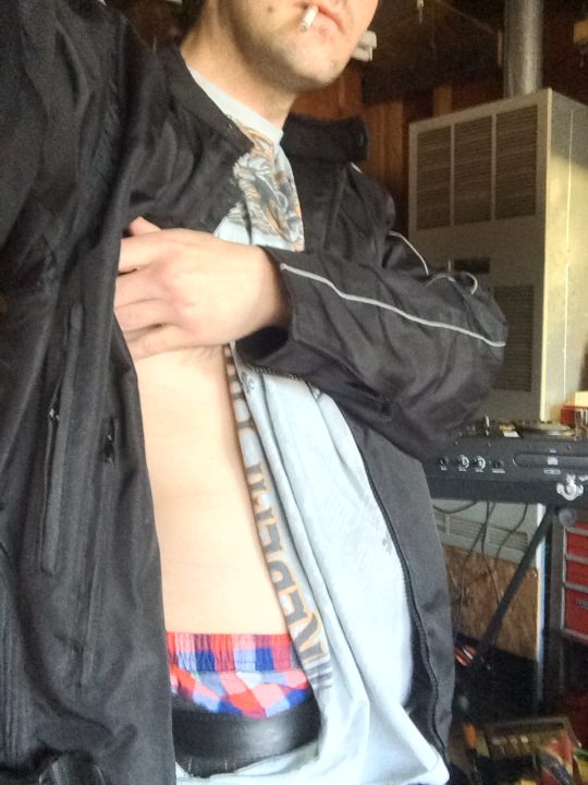 Cut off shirt sag