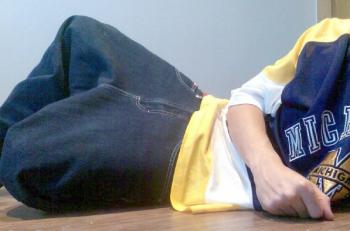A dude saggin'