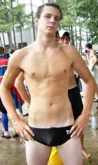 swim1028_1_