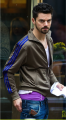 Dominic Cooper Sagging.png