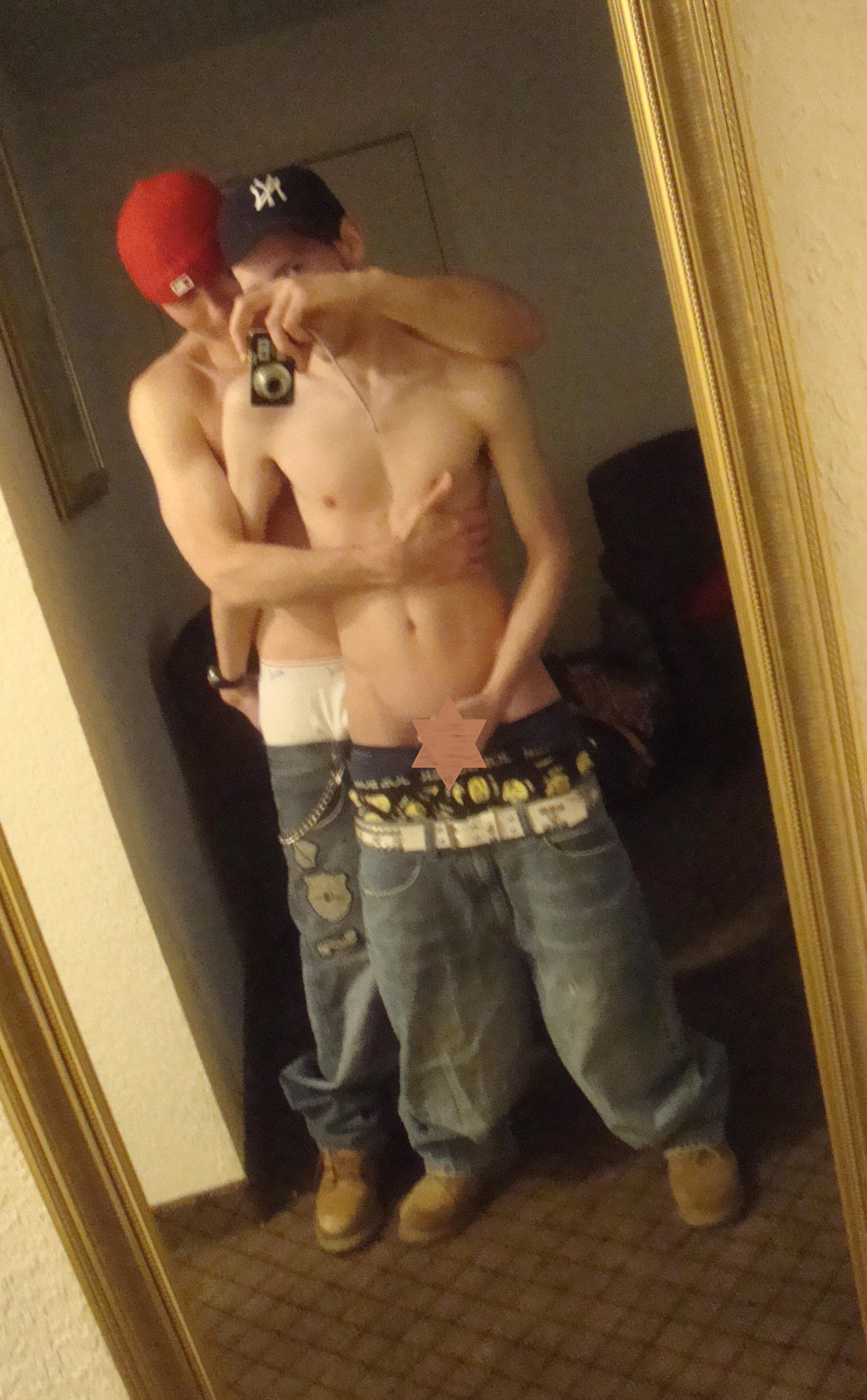 Hot Sagger Boys