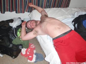 huskyonbed.jpg