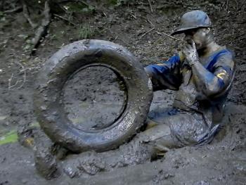 Baggy, jersey, mud and a tyre