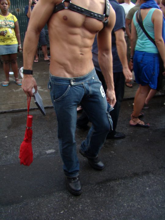sagLow_rise_jeans.jpg