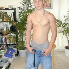 SHIRTLESS MUSCLE SAG.jpg