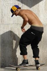 SKATING SAGGER.jpg