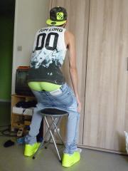 SAGGER READY TO SIT ON IT!.jpg