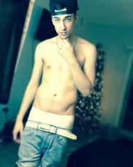 SAGGER LOOKING SULTRY AT XMAS.jpg