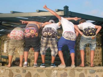 SAGGERS - BOTTOMS UP!.jpg