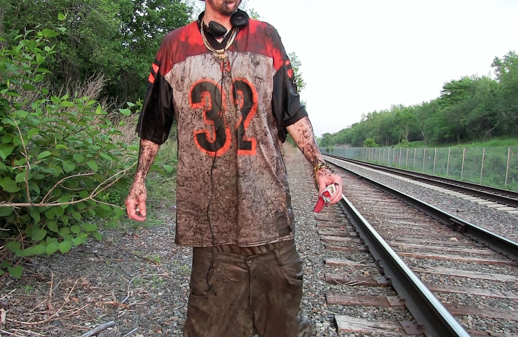 vlcsnap-2021-06-07-23h19m02s174.png