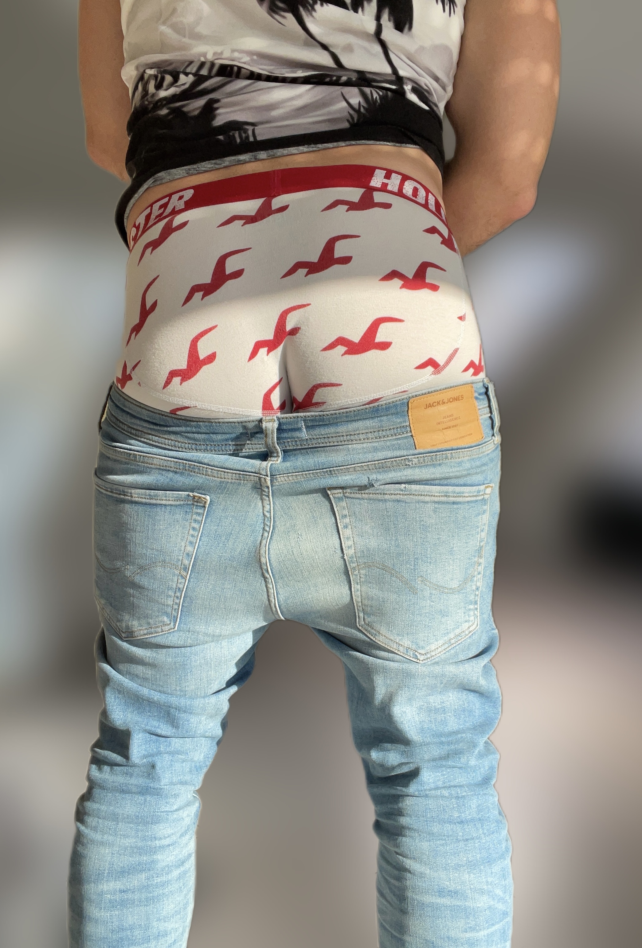 Sagging hollister best sale jeans